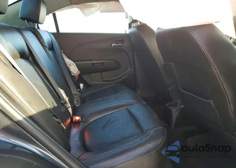 2020 Chevrolet Sonic Premier z USA, uszkodzony, nr VIN 1G1JF5SB5L4112183